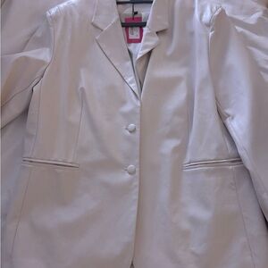 Elegant White Leather Women's Blazer